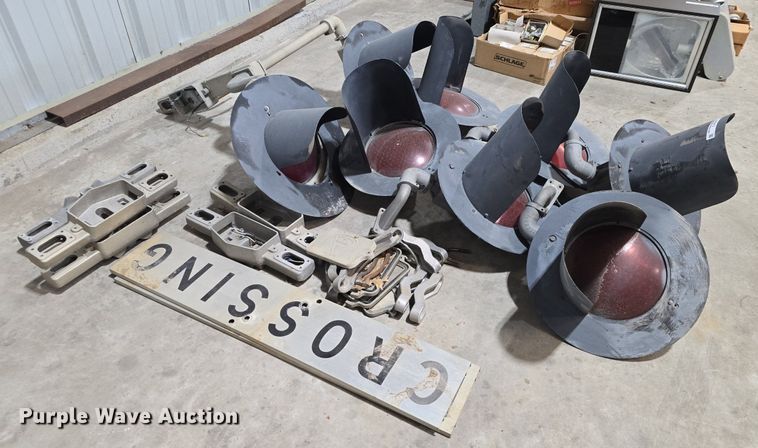 image for item EK5873 Railroad crossing lights and signs