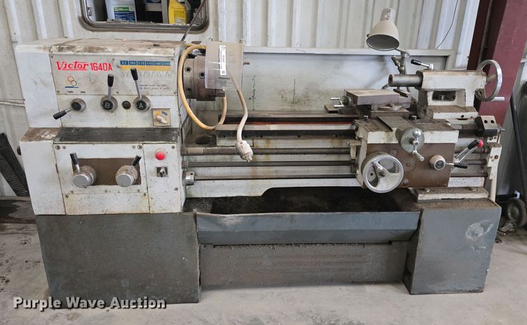 image for item EK5881 Victor 1640A metal lathe