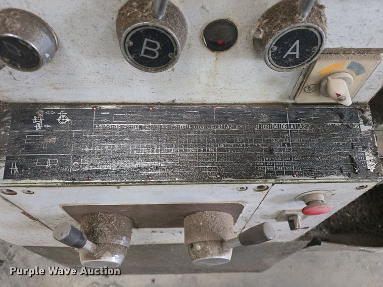 image for item EK5881 Victor 1640A metal lathe