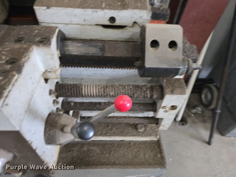 image for item EK5881 Victor 1640A metal lathe