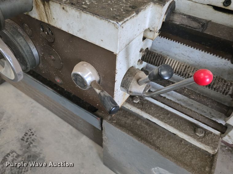 image for item EK5881 Victor 1640A metal lathe