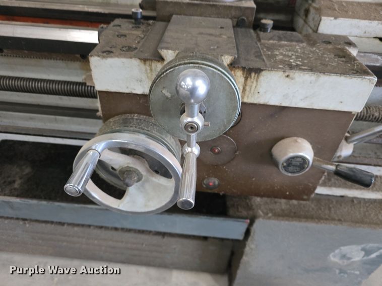 image for item EK5881 Victor 1640A metal lathe