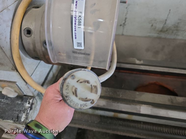 image for item EK5881 Victor 1640A metal lathe