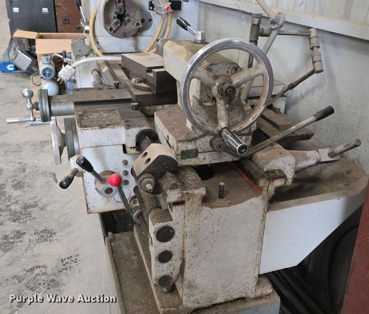 image for item EK5881 Victor 1640A metal lathe