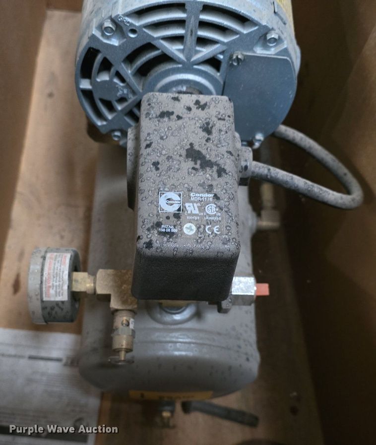 image for item EK5882 (2) Gast compressors