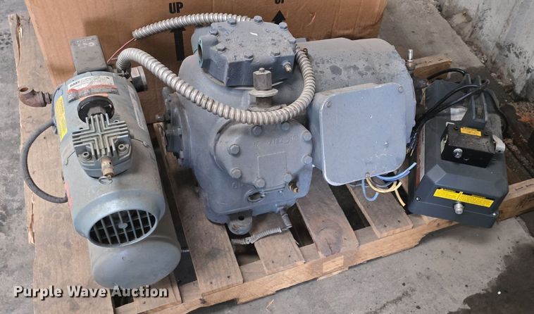 image for item EK5882 (2) Gast compressors