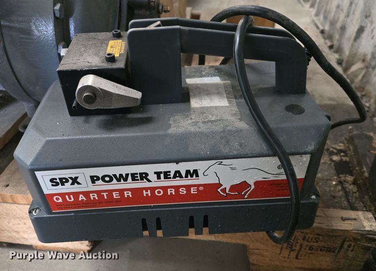 image for item EK5882 (2) Gast compressors