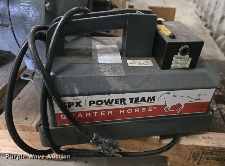 image for item EK5882 (2) Gast compressors