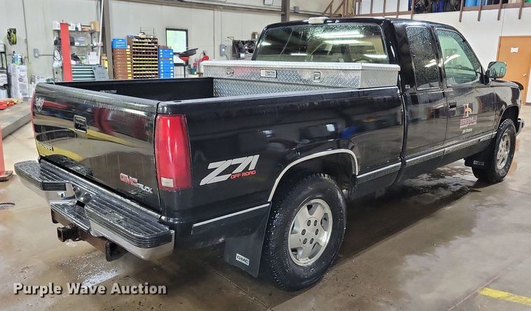 image for item KB9089 1993 GMC Sierra 1500 Club Cab pickup truck