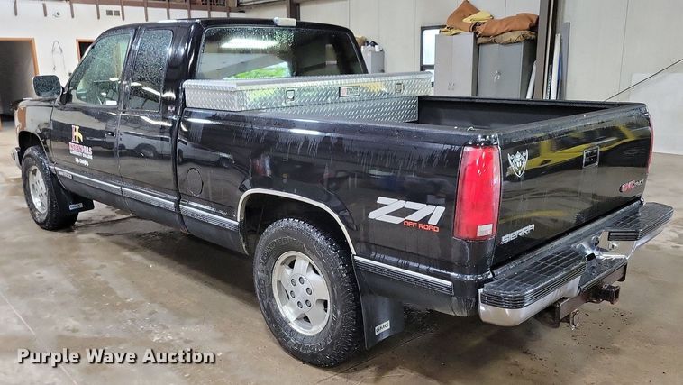 image for item KB9089 1993 GMC Sierra 1500 Club Cab pickup truck