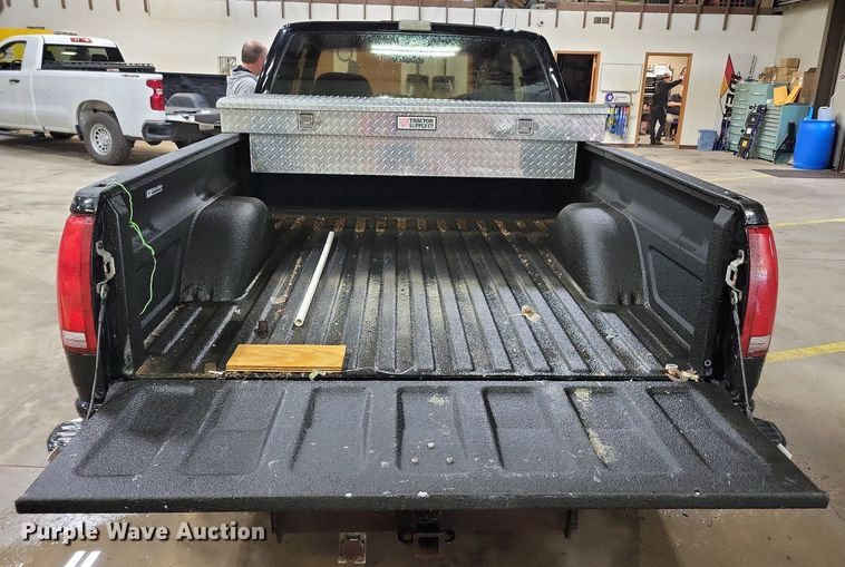 image for item KB9089 1993 GMC Sierra 1500 Club Cab pickup truck