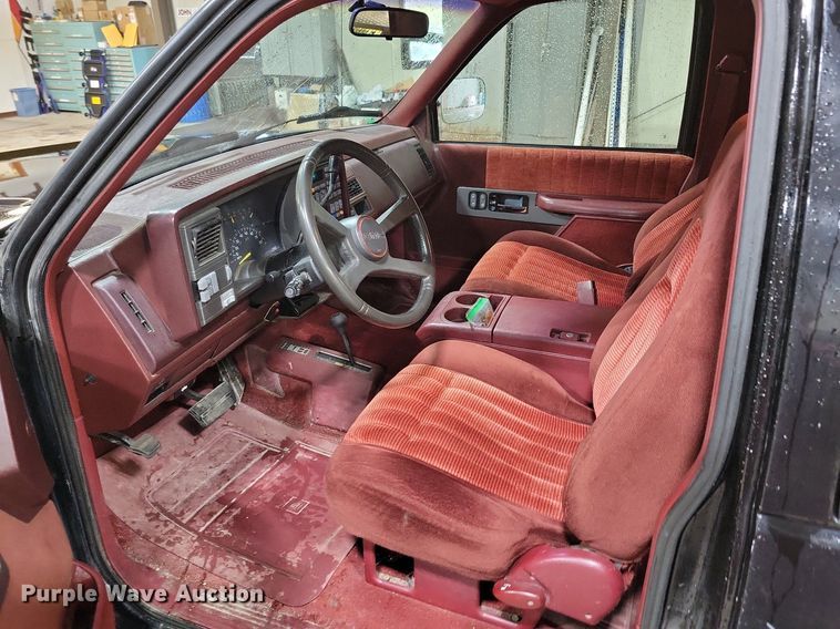 image for item KB9089 1993 GMC Sierra 1500 Club Cab pickup truck