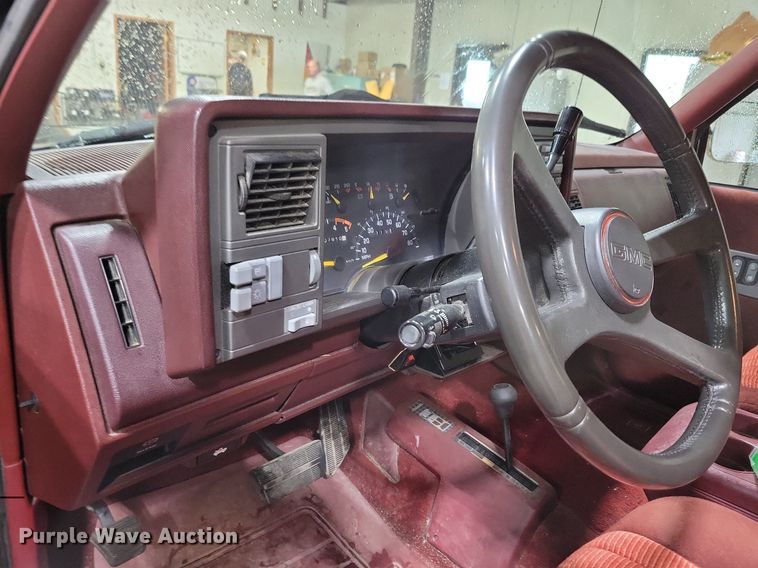 image for item KB9089 1993 GMC Sierra 1500 Club Cab pickup truck