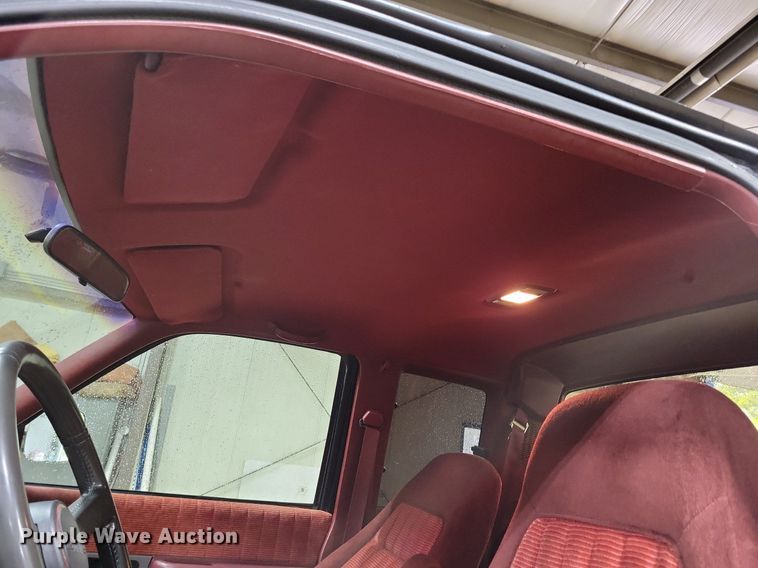 image for item KB9089 1993 GMC Sierra 1500 Club Cab pickup truck