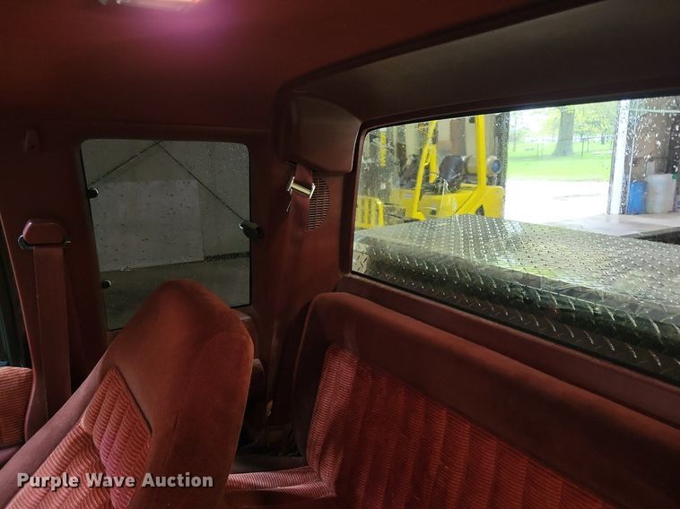 image for item KB9089 1993 GMC Sierra 1500 Club Cab pickup truck