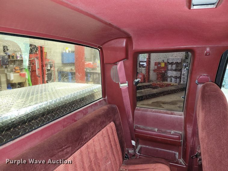 image for item KB9089 1993 GMC Sierra 1500 Club Cab pickup truck