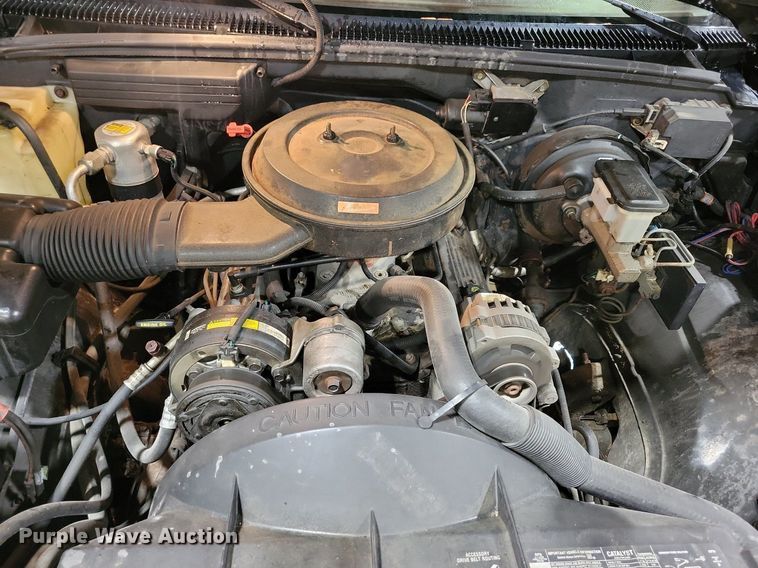 image for item KB9089 1993 GMC Sierra 1500 Club Cab pickup truck