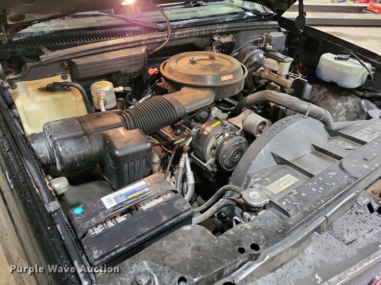 image for item KB9089 1993 GMC Sierra 1500 Club Cab pickup truck