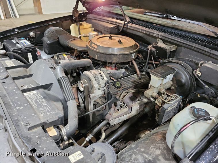 image for item KB9089 1993 GMC Sierra 1500 Club Cab pickup truck