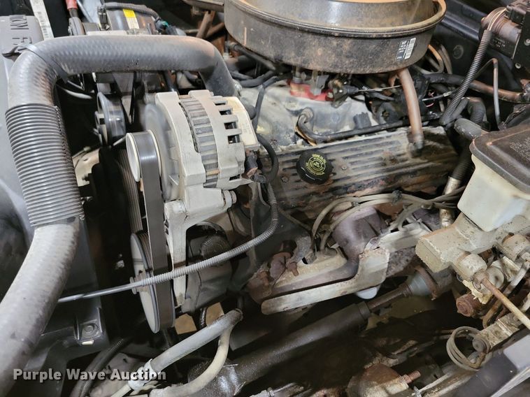 image for item KB9089 1993 GMC Sierra 1500 Club Cab pickup truck