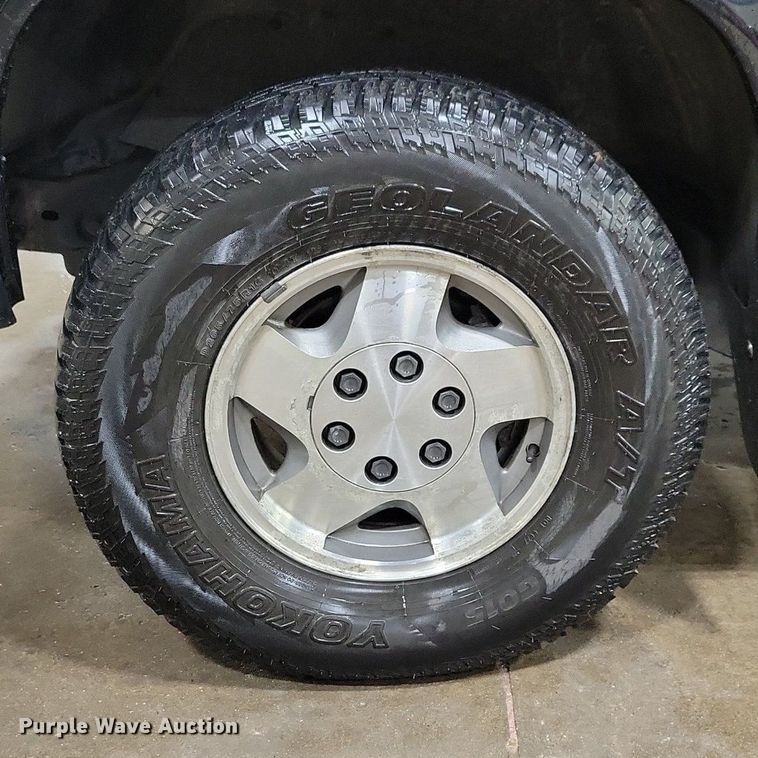 image for item KB9089 1993 GMC Sierra 1500 Club Cab pickup truck