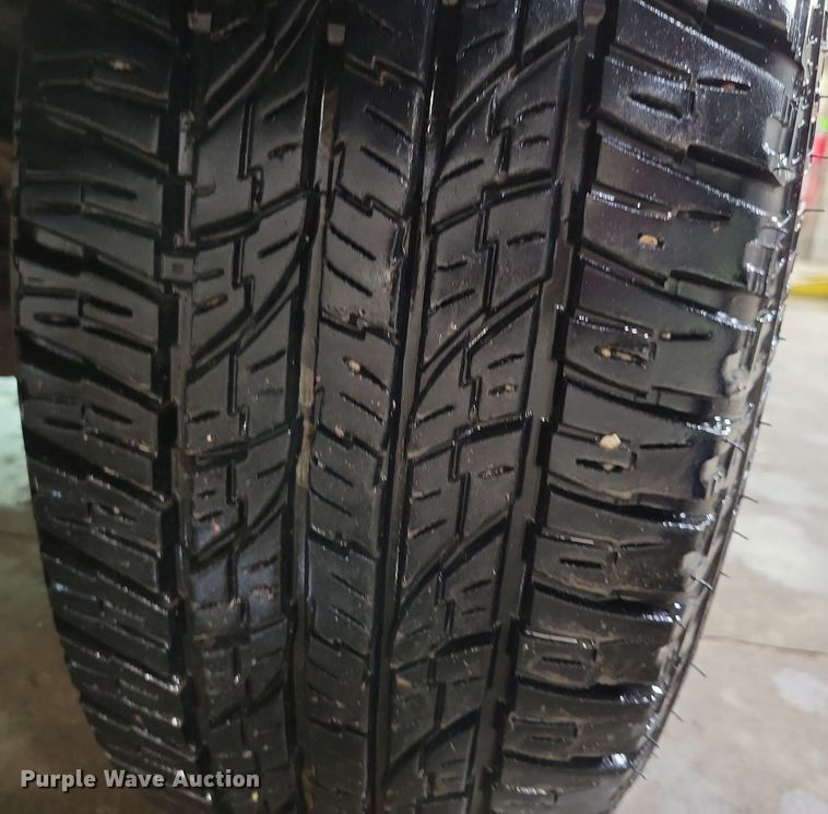 image for item KB9089 1993 GMC Sierra 1500 Club Cab pickup truck