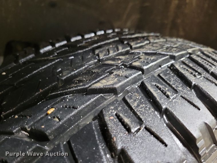 image for item KB9089 1993 GMC Sierra 1500 Club Cab pickup truck