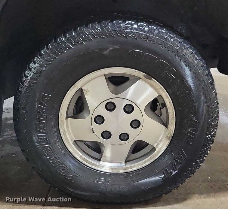 image for item KB9089 1993 GMC Sierra 1500 Club Cab pickup truck