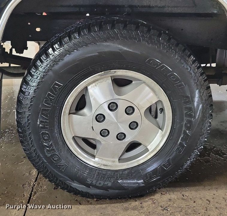 image for item KB9089 1993 GMC Sierra 1500 Club Cab pickup truck