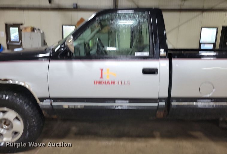 image for item KB9092 1994 Chevrolet  C1500 pickup truck