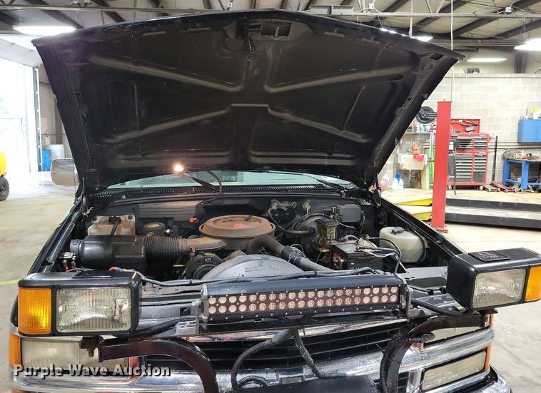 image for item KB9092 1994 Chevrolet  C1500 pickup truck