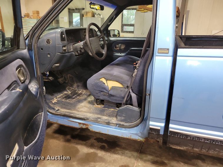 image for item KB9093 1996 Chevrolet  C2500 pickup truck