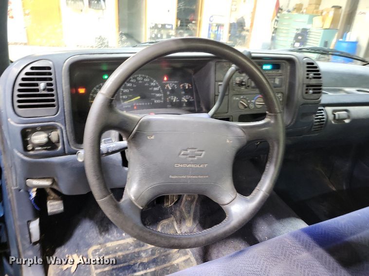 image for item KB9093 1996 Chevrolet  C2500 pickup truck