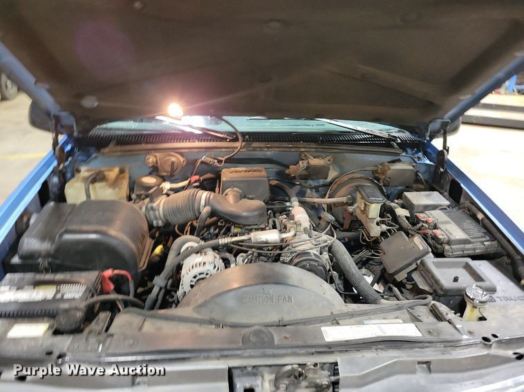 image for item KB9093 1996 Chevrolet  C2500 pickup truck