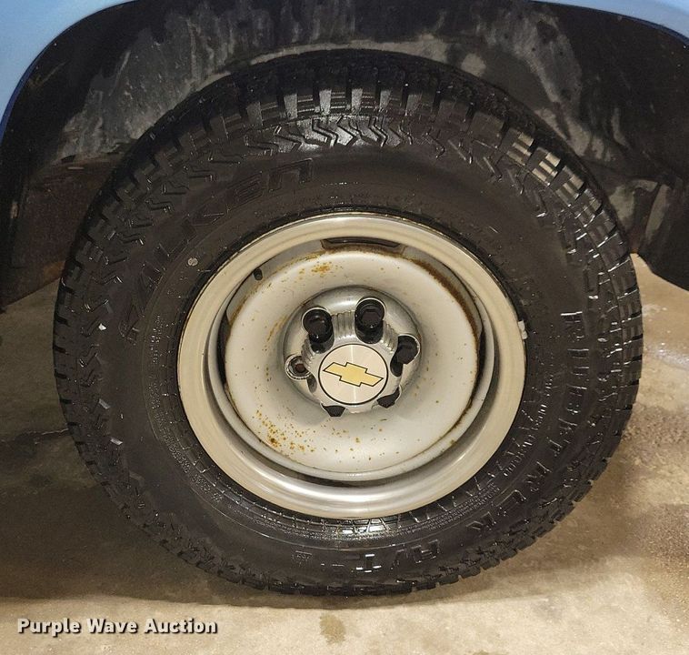 image for item KB9093 1996 Chevrolet  C2500 pickup truck