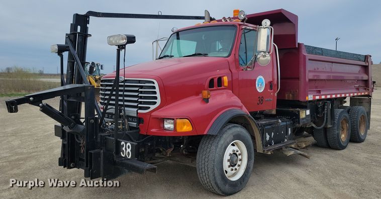 image for item LD9003 2003 Sterling LT9500 dump truck