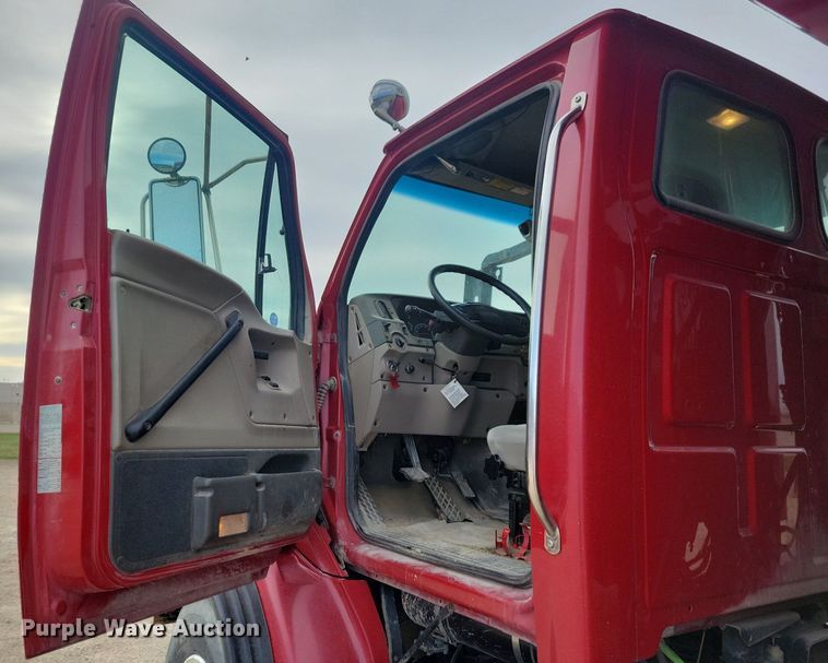 image for item LD9003 2003 Sterling LT9500 dump truck