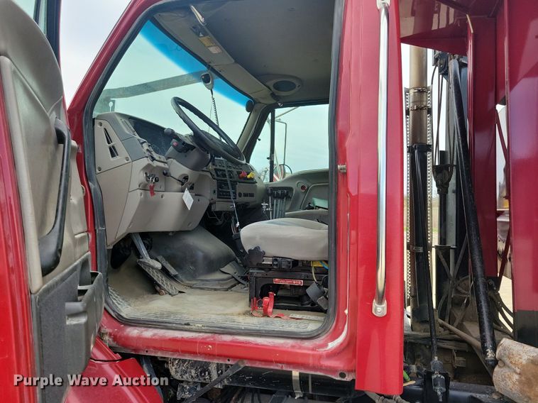 image for item LD9003 2003 Sterling LT9500 dump truck