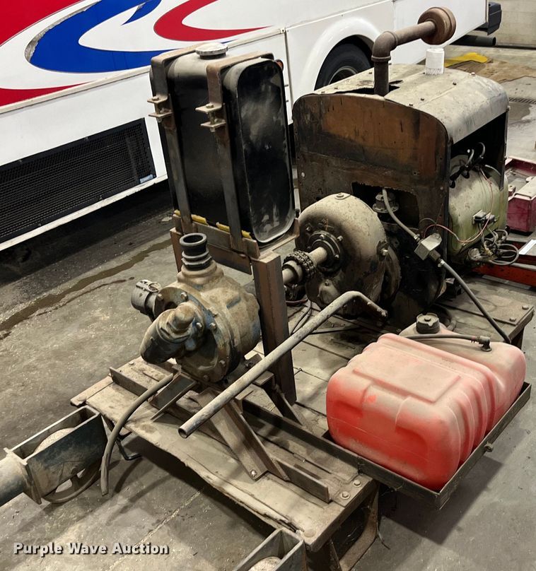 image for item LD9448 Viking L-32 pump