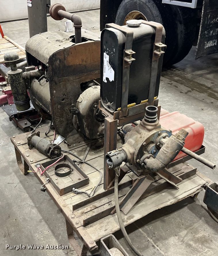 image for item LD9448 Viking L-32 pump