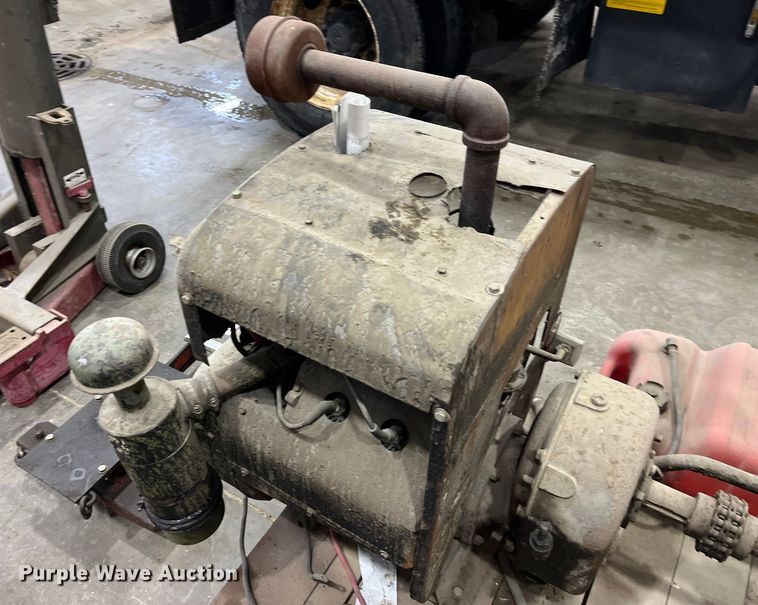 image for item LD9448 Viking L-32 pump