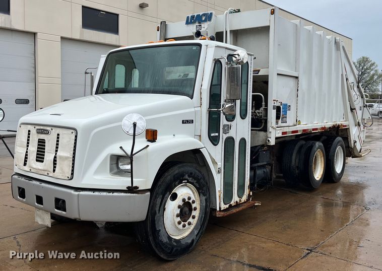 image for item LD9450 1998 Freightliner FL70 refuse truck
