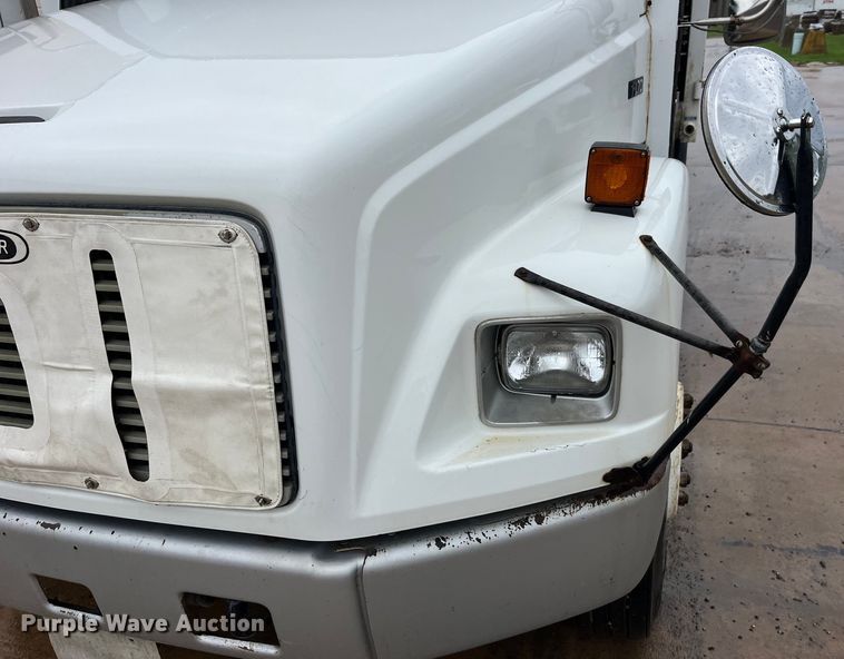 image for item LD9450 1998 Freightliner FL70 refuse truck