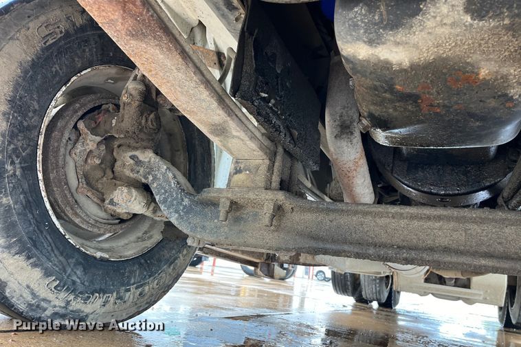 image for item LD9450 1998 Freightliner FL70 refuse truck