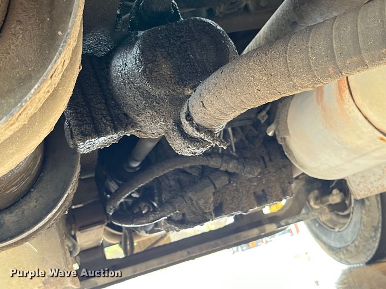 image for item LD9450 1998 Freightliner FL70 refuse truck