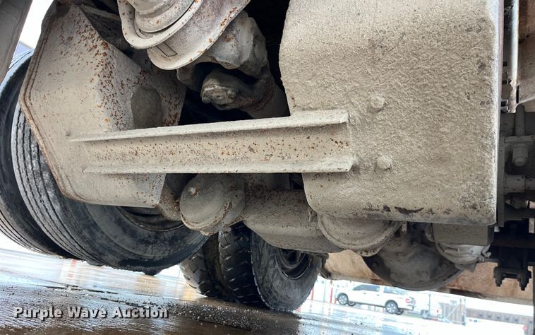 image for item LD9450 1998 Freightliner FL70 refuse truck