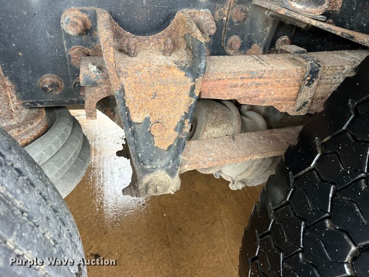 image for item LD9450 1998 Freightliner FL70 refuse truck