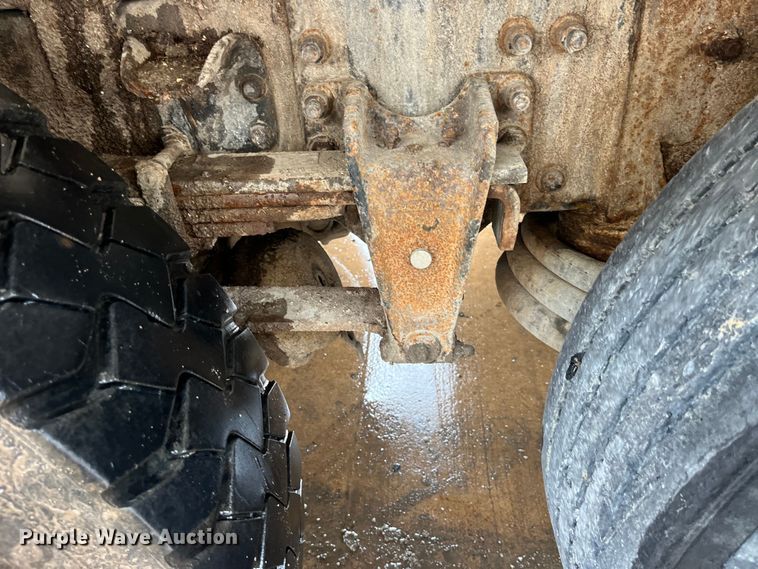 image for item LD9450 1998 Freightliner FL70 refuse truck