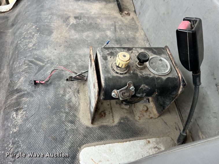 image for item LD9450 1998 Freightliner FL70 refuse truck