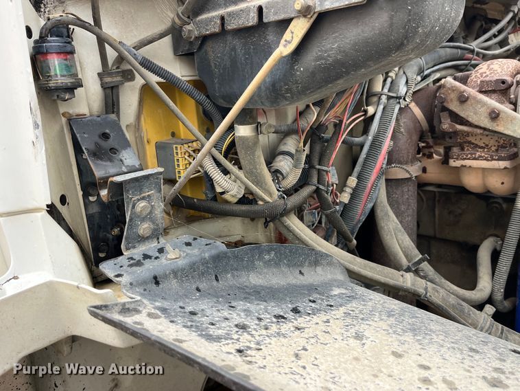 image for item LD9450 1998 Freightliner FL70 refuse truck